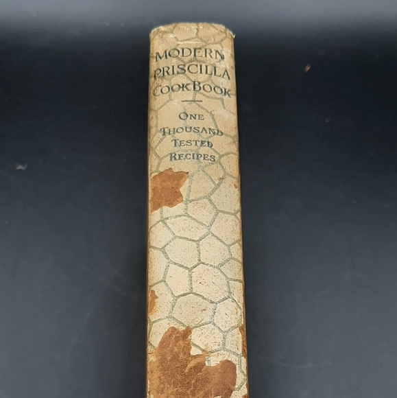 Modern Priscilla Cook Book One Thousand Home Tested Recipes Copyright 1928 - Picture 3 of 10